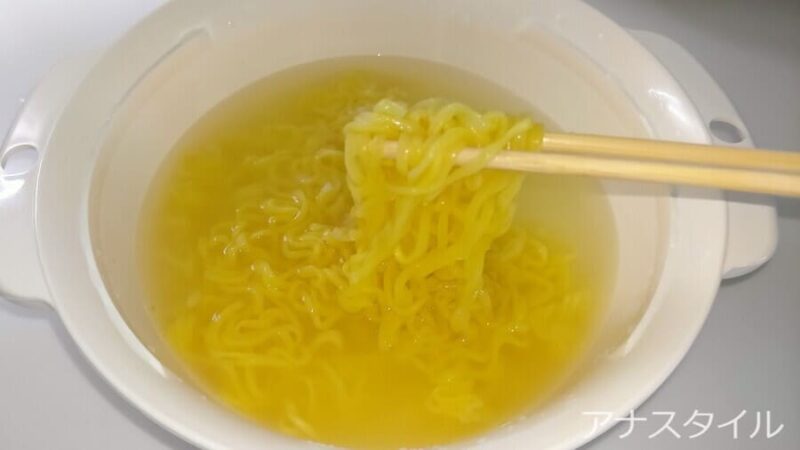 麺はお箸でほぐれる